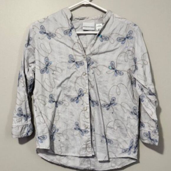 USED Woman's Alfred Dunner Long Sleeve Button Down Shirt Color White Size 10 - Picture 1 of 1